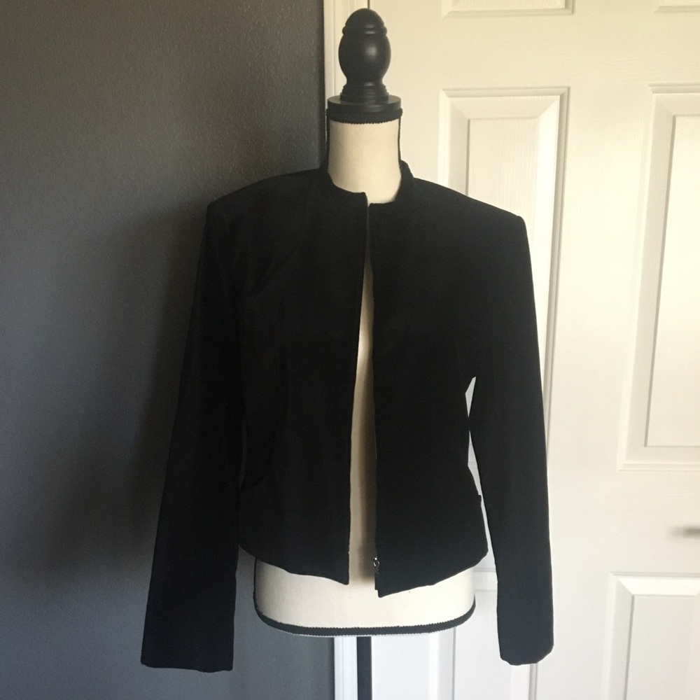 Jones Wear Black Blazer